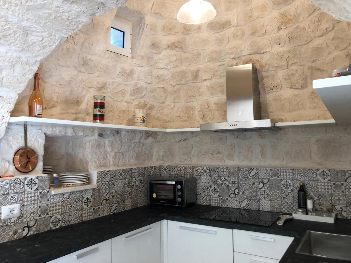 Trullo Dell' Edera Con Piscina Privata Apartment Alberobello Exterior photo
